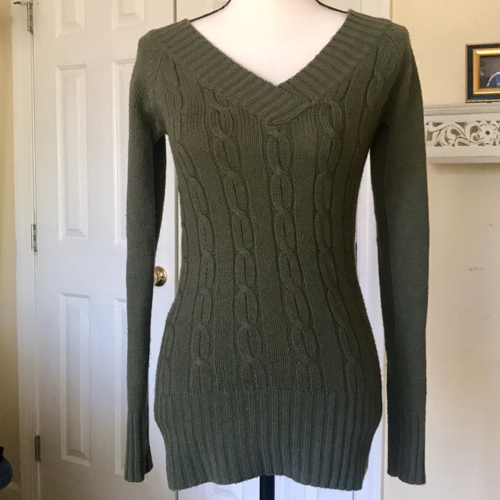 OLIVE EMBROIDERED KNIT ACRYLIC SWEATER